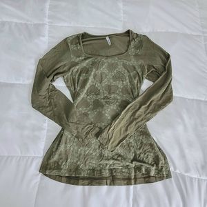 y2k milkmaid style long sleeve green shirt